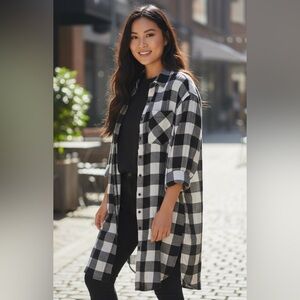 Women’s Black & White Flannel Duster Cardigan SZ 1X